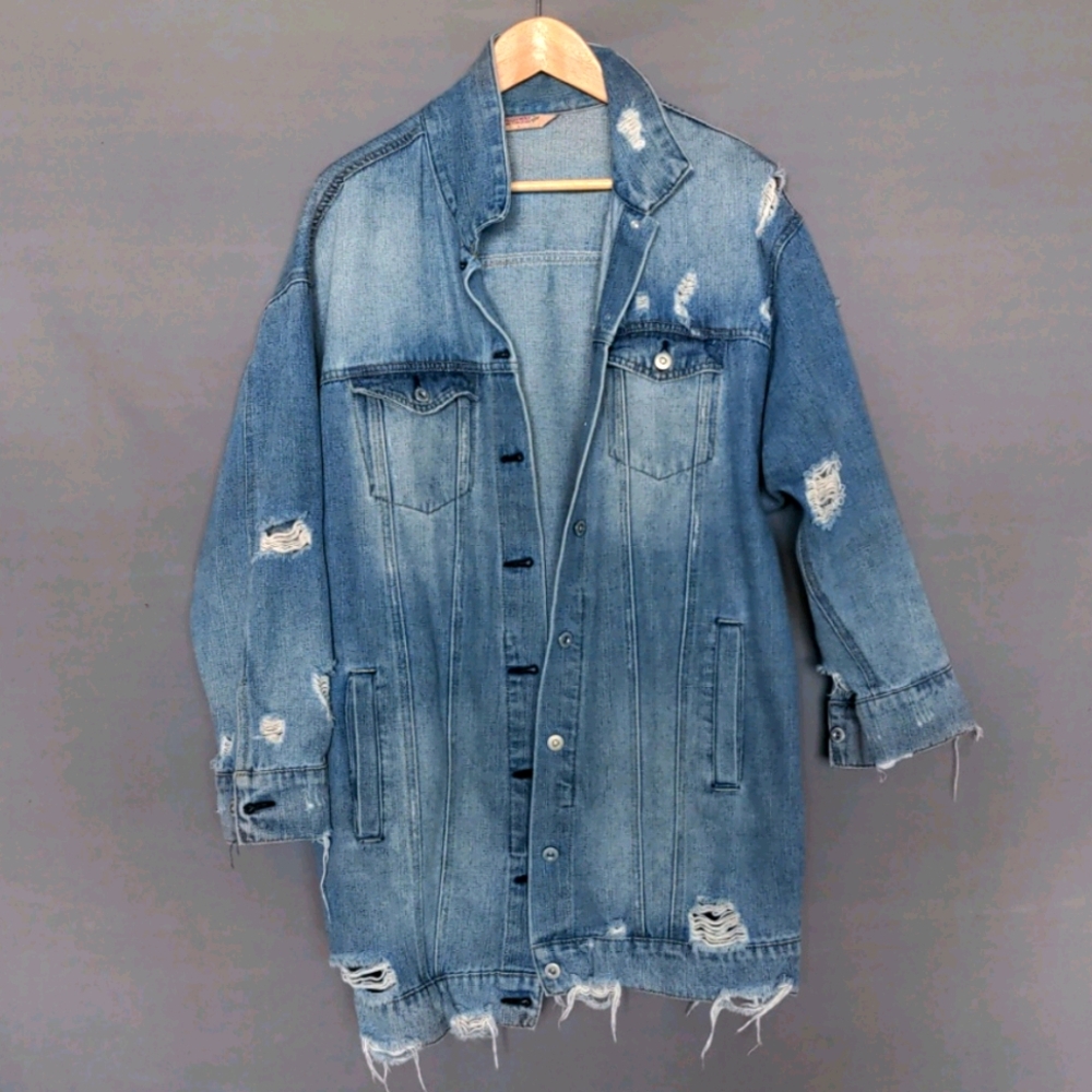DISTRESSED DENIM JACKET ✌🏽